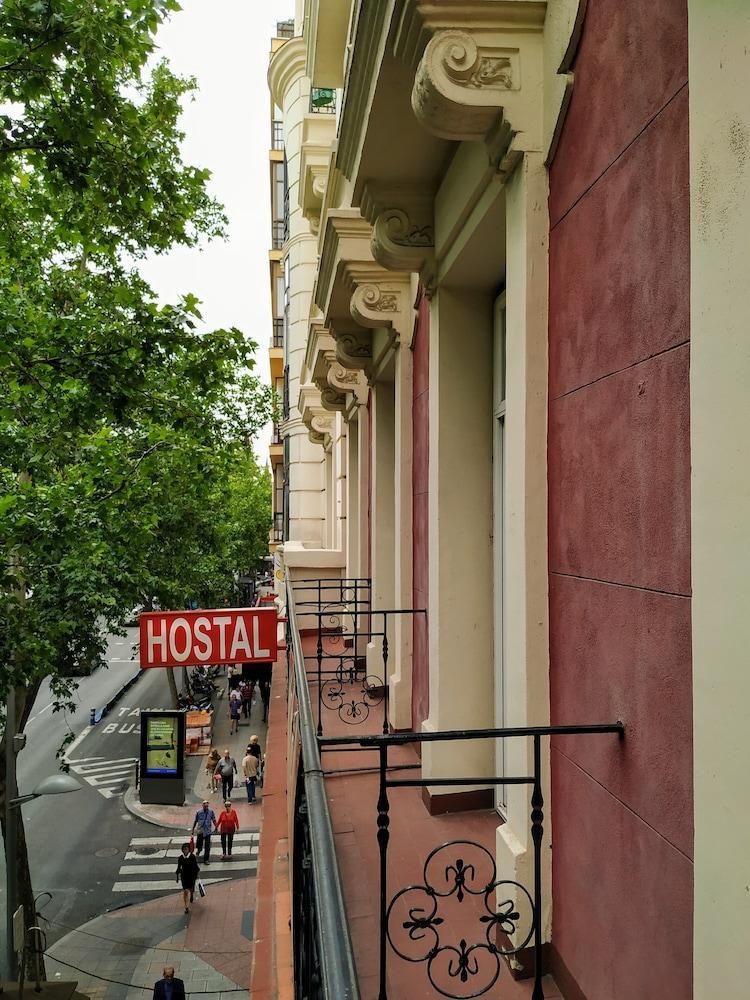 Hostal Abitum มาดริด ภายนอก รูปภาพ