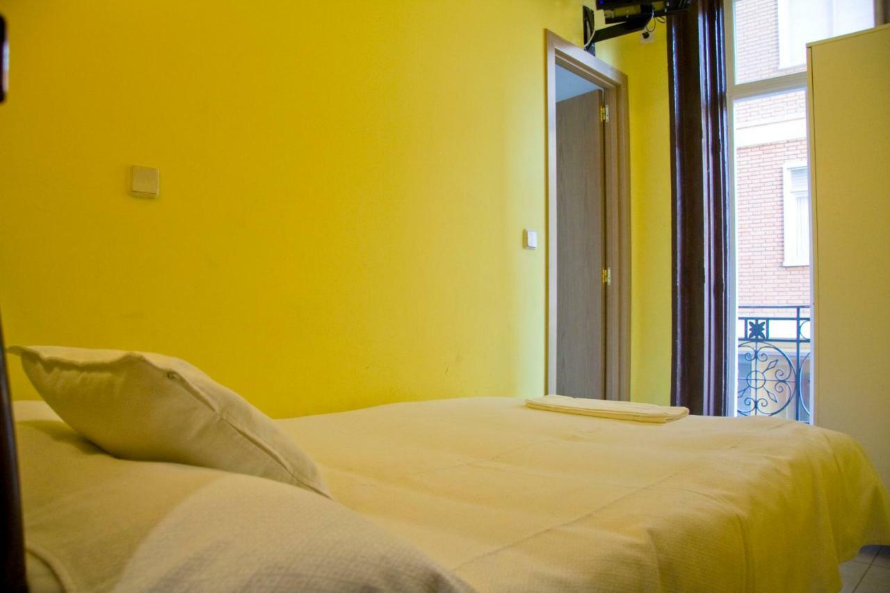Hostal Abitum มาดริด ภายนอก รูปภาพ