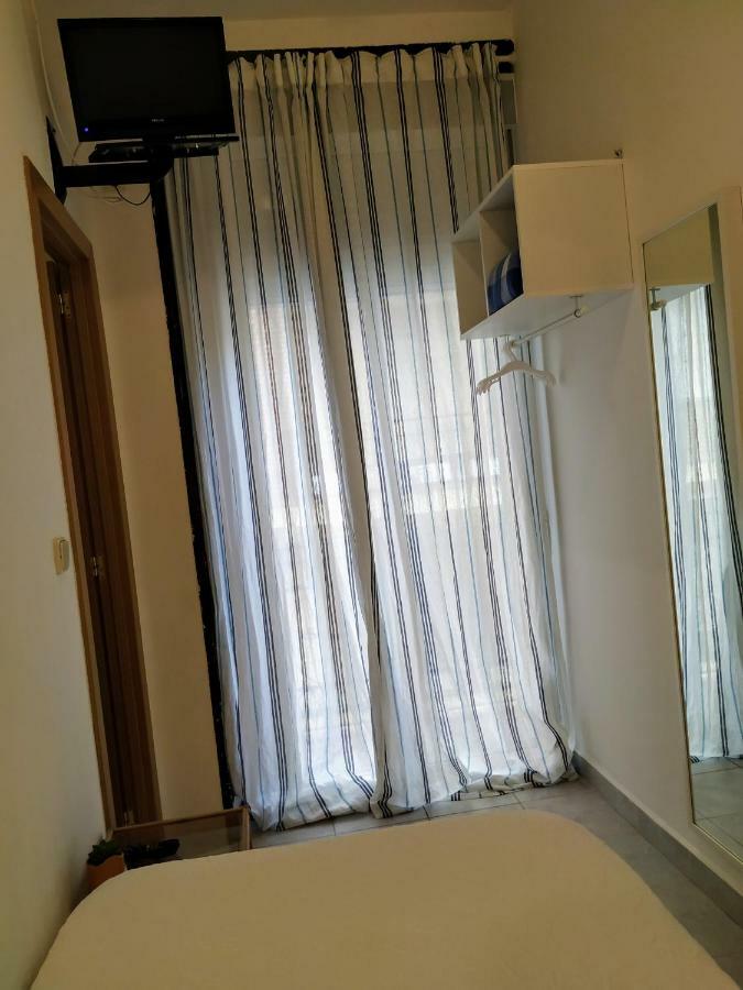 Hostal Abitum มาดริด ภายนอก รูปภาพ
